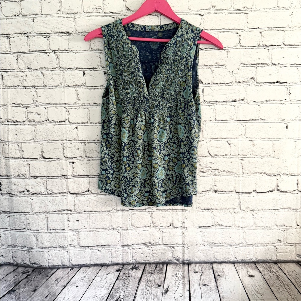 Blue tank. Size S